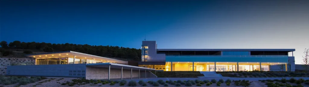 La bodega de Aalto al atardecer, en Ribera del Duero